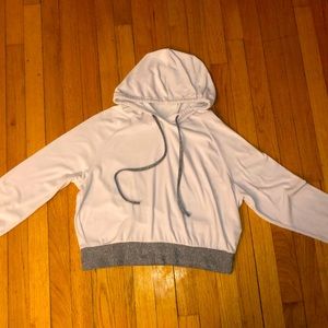 White cropped fuzzy exterior hoodie